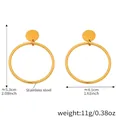 Detalle de pendientes de aro en acero inoxidable bañados en oro 18k con medidas y peso - Dorado