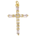 Detail eines vergoldeten Kreuzanhängers mit Mikro-Zirkonia-Steinen und Perlenbesatz - Baguette Zirkonia Gold Kreuz (Stil 38)