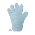Guante de horno de silicona azul claro con textura de corazón antideslizante y lazo para colgar - Guantes Resistentes Al Calor De Color Azul Claro / 120g