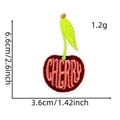 Dettaglio della toppa ricamata a ciliegia con testo CHERRY rosa e foglia verde - Toppa ciliegia 3# (Testo CHERRY)