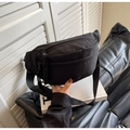 Borsa a mezzaluna minimalista in nylon nero da donna, marsupio versatile per l'esterno - Taglia unica / Nero