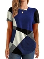 Detail eines Damen-T-Shirts mit Rundhalsausschnitt und geometrischem Farbfeld-Muster - S / Blau