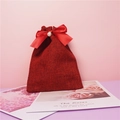 Red linen gift bag with elegant satin bow and pearl decoration for festive packaging - 13*18cm / Burgundy