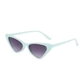 Occhiali da sole cat-eye verde menta con lenti sfumate viola, vista laterale a 45 gradi - Montatura Verde Chiaro Doppia Lente Grigia