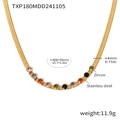 Detalle de collar de acero inoxidable chapado en oro de 18k con circonitas de colores - Collar de Cuchillas de Circonia Colorida Dorada (TXP180)