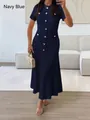 Robe boutonnée bleu marine à manches courtes en tricot avec une coupe sirène - Bleu Marine