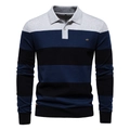 Detail van de gestreepte gebreide poloshirt in grijs en marineblauw met knoopsluiting kraag - S / Lichtgrijs