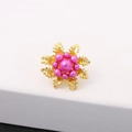 Elegante spilla a fiore dorata con perle rosa da donna, accessorio di moda raffinato - Perla Rosa