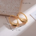 Elegante goldene Pentagramm-Ohrringe mit gehämmerter Metalltextur für Damen - Goldenes Oval