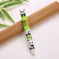 Penna a sfera multicolore 10 in 1 verde chiaro con decorazione panda 3D carina - Panda che beve il tè