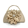 Elegante bolso de noche de satén champán con flor 3D grande y asa de metal y cristal - Dorado