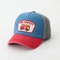 Dettaglio del ricamo del camion dei pompieri e scritta Fire Safety su cappellino - 52cm (Consigliato 2-6 Anni) / Rosso Blu Grigio (D)