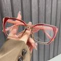 Occhiali anti luce blu cat-eye in TR90 con montatura sfumata bordeaux e ambra alla moda - Cornice da tè trasparente gamba rosa loto
