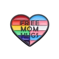 Spilla in smalto a cuore Free Mom Hugs con i colori dell'arcobaleno e della bandiera trans - Cuore Arcobaleno Transgender (XZ9499)