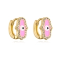 Détail de boucles d'oreilles main de Hamsa plaquées or 18K, émail rose et zircons - Rose