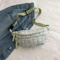 Sac bandoulière chic en velours côtelé vert clair avec motif à carreaux bleus et sangle - Vert
