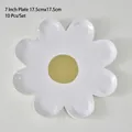 Daisy shaped 7-inch paper plates set of 10 for birthday parties and picnics - White Daisy
