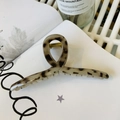 13cm leopard print hair claw clip in tortoiseshell acetate with golden metal spring - 13cm Hanger Type / Grey Leopard Print