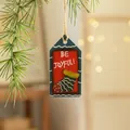 Addobbo natalizio in legno verde con testo Be Joyful e dimensioni di 10x5cm - Calza di Natale Verde Scuro-BE JOYFUL