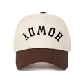 Detailed embroidery of HOWDY letters on a contrast color five-panel baseball cap - Beige/Coffee