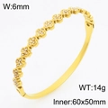 Bracciale rigido dorato in acciaio con motivi a trifoglio diamantati, 6mm, 60x50mm - Stile Floreale con Zirconi Completi (KB210749-KSZ)