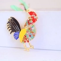 Portachiavi a forma di gallo colorato in finitura dorata con strass ed smalto - Multicolore-2