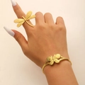 Set di gioielli in oro con anello a libellula e bracciale a farfalla in acciaio - Set Anello Libellula e Bracciale Martellato Farfalla
