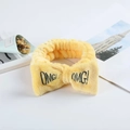 Diadema de peluche amarilla con lazo y bordado OMG negro para lavar la cara - Amarillo