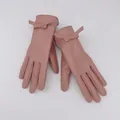 Elegantes guantes de cuero PU rosa palo para mujer con detalle de lazo decorativo - Lazo / Rosa