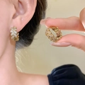Boucles d'oreilles créoles feuilles dorées avec zircons et style vintage français - Style de Boucle d'Oreille Huggie Semi-Anneau en Feuille d'Or (122#) / Or