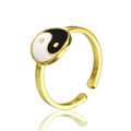 Verstellbarer goldener Edelstahlring mit klassischem schwarz-weißem Yin-Yang-Design auf Weiß - Yin Yang Taiji Muster / Gold
