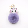 Dettaglio di un portachiavi a forma di unicorno in peluche viola con anello di metallo - Portachiavi Unicorno / Violetto (1564)