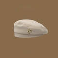 Retro beige beret hat featuring a gold heart-shaped metal accent and twill texture - 3D Heart / Off White