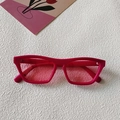 Retro rectangular sunglasses in high-saturation bright red finish with tinted lenses - Rectangle Frame / Rose Red