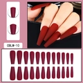 Dettaglio macro delle unghie finte ballerina rosso scuro opache con texture satinata - Rosso Vino (CBLM-10)