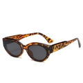Gafas de sol ovaladas retro con montura de leopardo clásica y lentes oscuras - Montura Leopardo Lente Gris