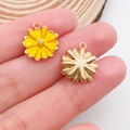Daisy flower metal pendant charms in yellow enamel and gold finish for DIY jewelry - Daisy 15x13mm