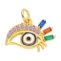 Detaillierte Makroansicht eines goldenen Evil Eye Anhängers mit bunten Zirkoniasteinen - Böser Blick Baguette-Zirkonia-Anhänger-2