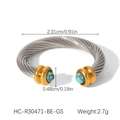 Detalle de anillo de acero inoxidable trenzado con cuentas turquesas y toques dorados - Estilo bicolor Oro Plata Turquesa (HC-R30471-BE-GS)