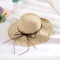 Beiger gehäkelter Strohhut mit dekorativer brauner Schleife für den Sommer - M / Ananas Oberseite-Beige