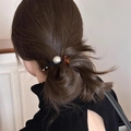 Elastico per capelli con cubo tartarugato e perla argento opaco per coda di cavallo - Quadrato Tartarugato Marrone
