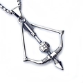 Collana con ciondolo ad arco e freccia in acciaio al titanio argento con motivo floreale - Arco e Freccia + Catena in Acciaio Inossidabile