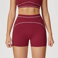 Bordeauxrode yoga shorts met hoge taille en witte contraststiksels voor fitness training - S / Kersenrood