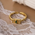 18K vergoldeter verstellbarer Ring mit grünem Marquise-Stein auf weißer Spitze - Einstellbar Offen / Grüner Marquise-Edelstein-Stil (13629)