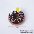 Modello di ciambella al cioccolato in PU con crema, replica alimentare da 7 cm - Marrone-Fetta di Ananas