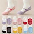 Chaussettes antidérapantes bébé style Mary Jane avec nœuds papillon en divers coloris - Rose vif / 8 Mois-2 Ans XS (Longueur de pied 9-12cm)