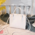 Chique witte handtas met krokodillenpatroon, vierkant model met schouderband en dubbele greep - Wit