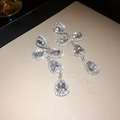 Eleganti orecchini a goccia in argento con scintillanti accenti in zircone trasparente - Bianco