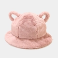 Detalle de gorro tipo pescador de pelo sintético rosa con lindas orejas de oso - M (56-58cm) / Rosa