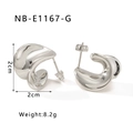 Detailed size and weight view of geometric twisted silver earrings showing 2cm measurements - 18K Gold / Silver Style (NB-E1167-S)